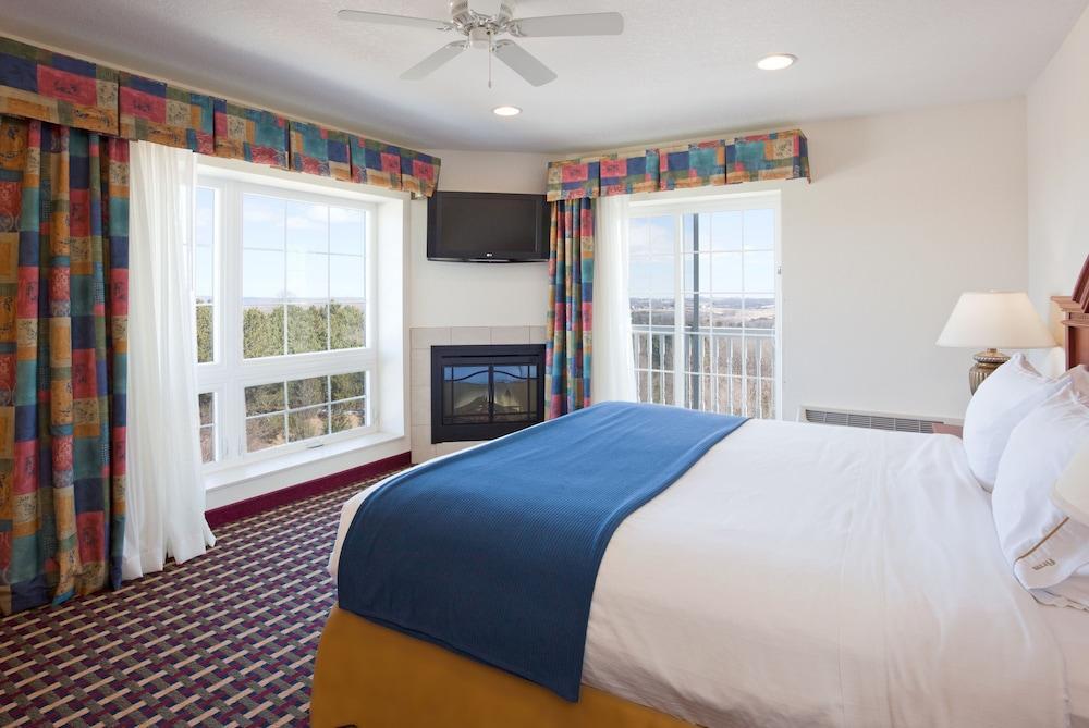 Holiday Inn Express Hotel & Suites Petoskey By Ihg Екстер'єр фото