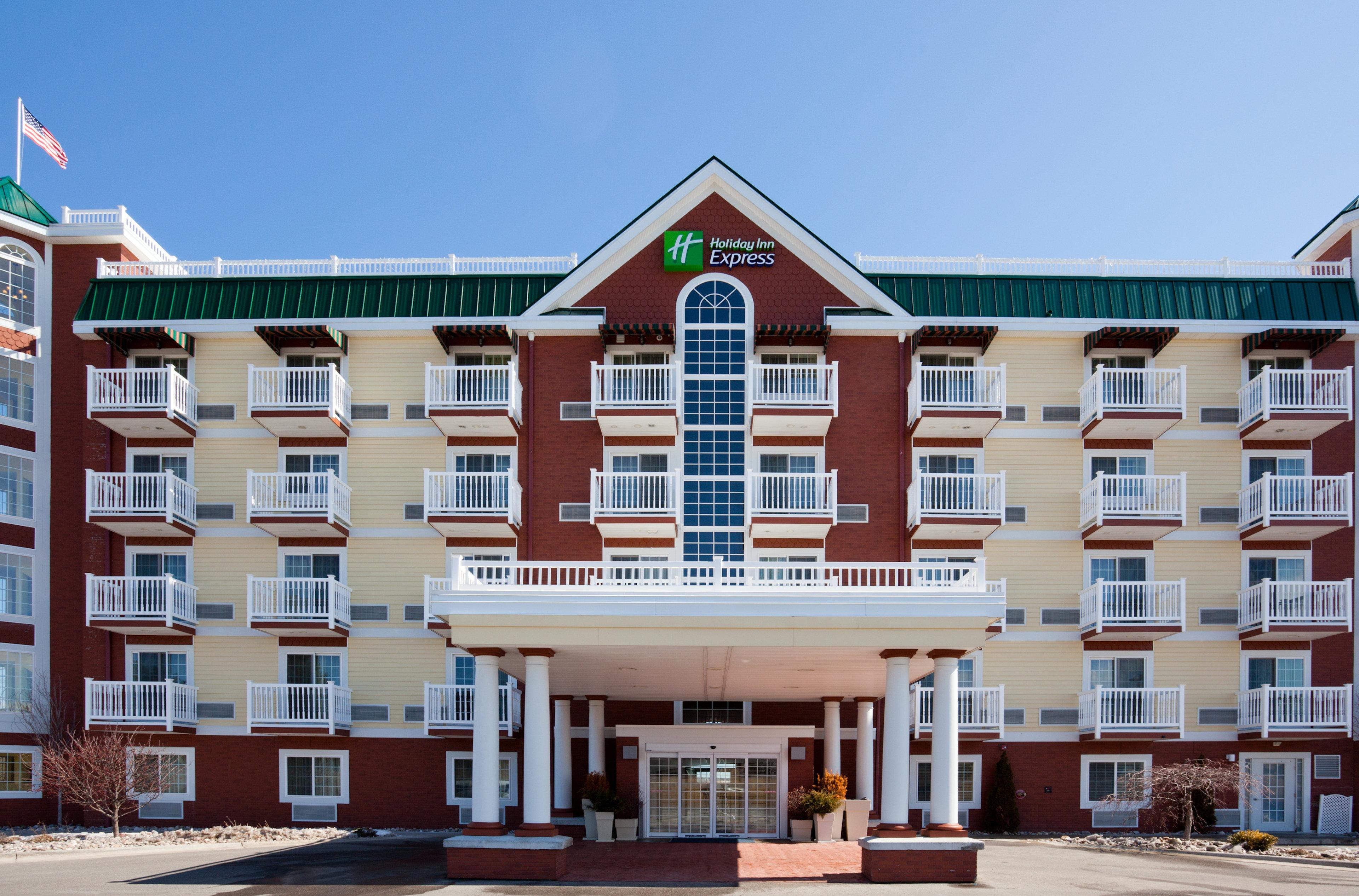 Holiday Inn Express Hotel & Suites Petoskey By Ihg Екстер'єр фото