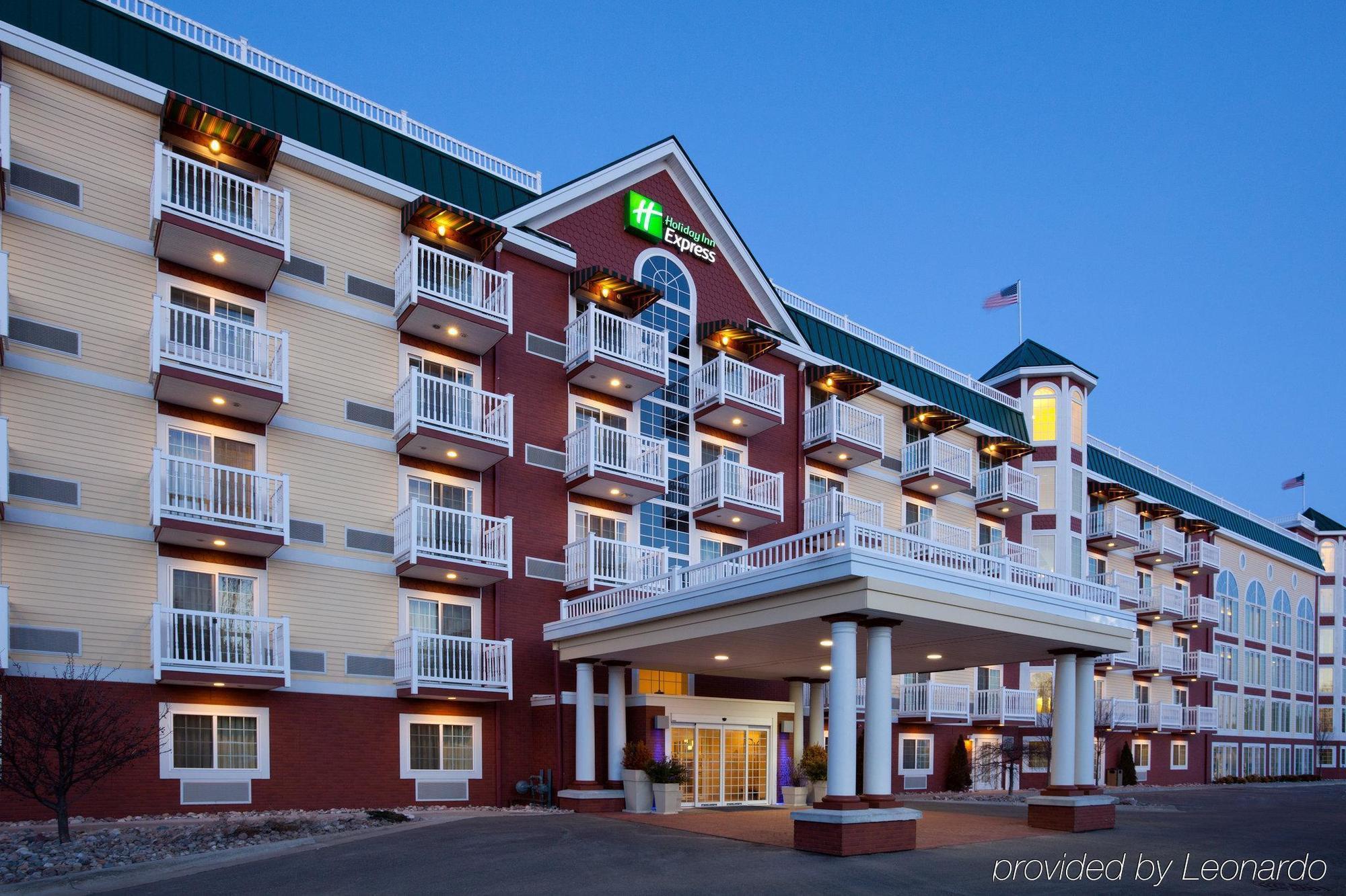 Holiday Inn Express Hotel & Suites Petoskey By Ihg Екстер'єр фото