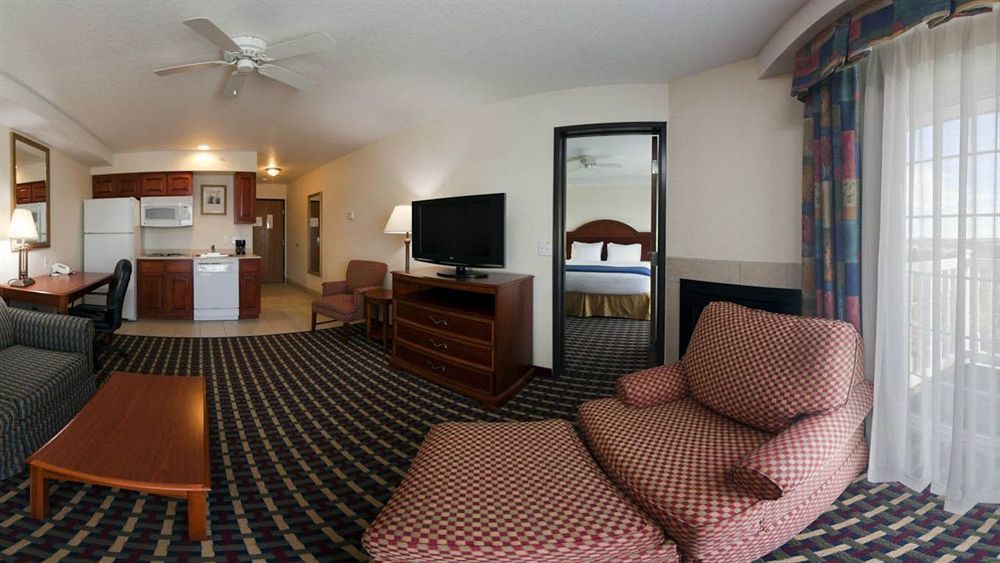 Holiday Inn Express Hotel & Suites Petoskey, An Ihg Hotel Екстер'єр фото